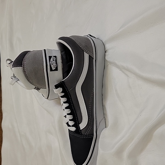 Women's Van's athletic shoes - Picture 4 of 9